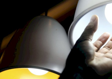 Taxa extra na conta de luz deixa de ser cobrada a partir deste sábado