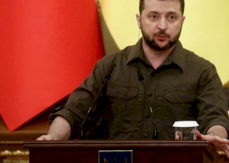Presidente ucraniano visita frente de batalha em Kharkiv