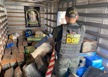 Caminhão tomado em assalto durante falso frete em Dourados é recuperado com quase 5t de droga