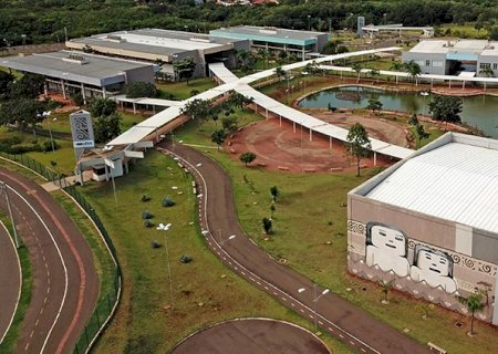 Universidade Estadual tem cursos de idiomas e produção de textos científicos