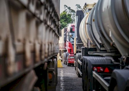 Publicado auxílio de R$ 1 mil por mês para caminhoneiros até 31 de dezembro