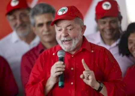 'O agronegócio deve ser eliminado da terra', disse Lula em reunião com MST