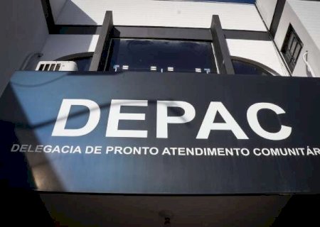 Armado, advogado corre atrás de garotas de programa
