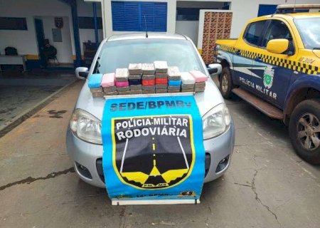 Traficante é preso com R$ 1,6 milhão de cocaína em fundo falso de veículo