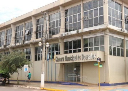 Juiz anula 1/3 de férias de vereadores de Dourados e manda devolverem dinheiro