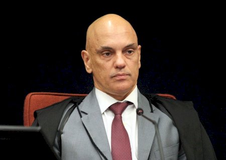 Alexandre determina desbloqueio de vias ocupadas por caminhões em Brasília