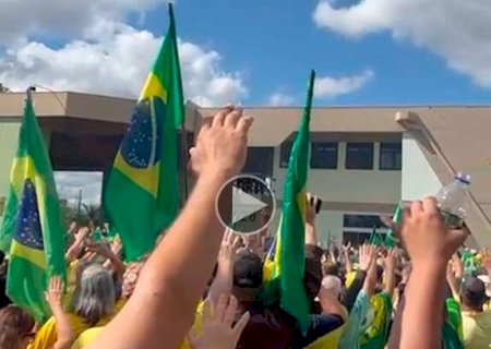 'Pelo futuro de nossas crianças”, dizem manifestantes insatisfeitos com as urnas