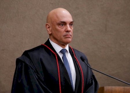 Moraes determina desbloqueio das redes sociais de quatro deputados, mas mantém suspensão de Zambelli