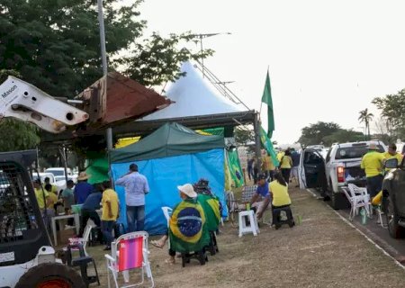 CMO/CG: Polícia dá 24h para manifestantes 'levantar acampamento'