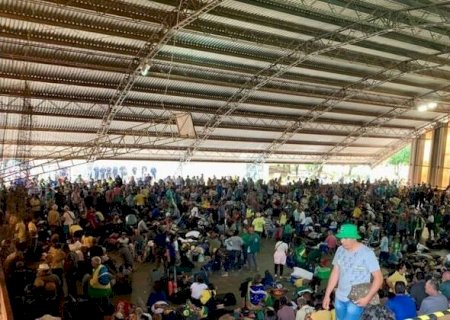 Advogados dizem que prisão de manifestantes em ginásio da PF é ilegal