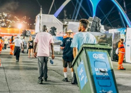 Reciclagem no Carnaval da Sapucaí 2023 entra para livro dos recordes