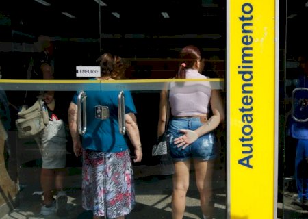 Bancos reabrem após feriado de carnaval