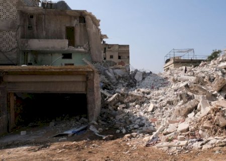 Turquia visa reconstrução pós-terremoto; sírios buscam mais ajuda