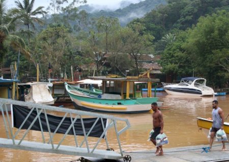 Petrobras doa combustível para aeronaves de resgate em SP