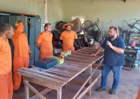 Bicicletas apreendidas serão transformadas em 400 cadeiras de rodas em presídio de MS