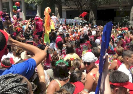 Bloco Quizomba fecha o carnaval da Liga dos Amigos do Zé Pereira