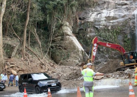 Último ponto de interdição total na Rio-Santos é desobstruído