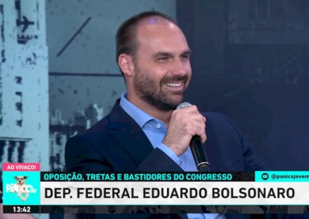 Eduardo Bolsonaro prevê queda de Lula antes de 2026 e diz que seu pai voltará dos EUA como ‘guerreiro da oposição’