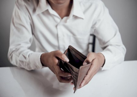 Penhora de salário para pagamento de dívida é válida se não atingir subsistência