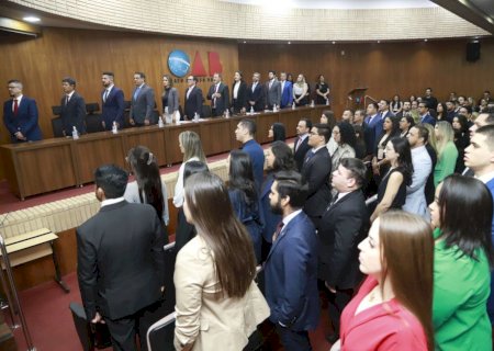 OAB/MS realiza entrega de carteiras a 54 novos advogados