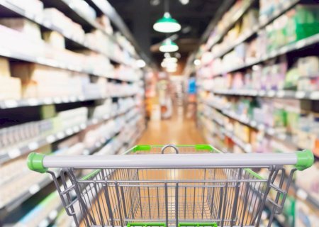 Supermercado deve reintegrar empregada em tratamento contra o câncer