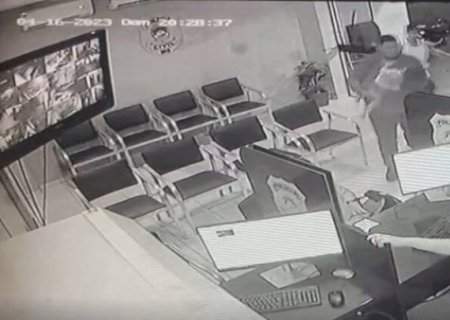 Policiais que salvaram vida de bebê em delegacia de Dourados recebem honraria