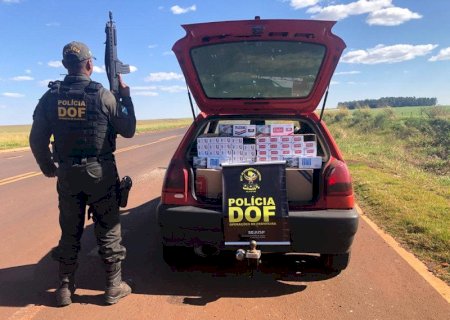 DOF apreende carros carregados com cigarros contrabandeados em Aral Moreira