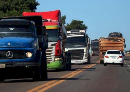 Motorista que for pego sem exame toxicológico terá multa mínima de R$ 1,4 mil