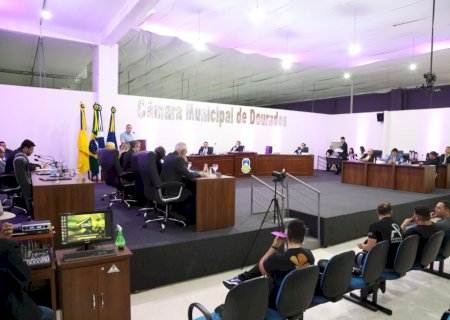 Vereadores de Dourados aprovam 14 projetos de lei