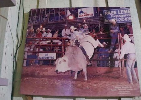 Campeão dos rodeios, Mozart fala da loucura que é pendurar as botinas