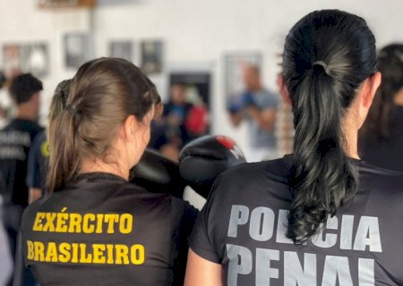 PF/MS faz treinamento de autodefesa para mulheres da segurança pública