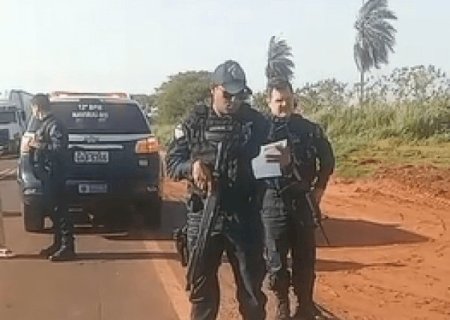 PRF consegue liberar BR-163 bloqueada por integrantes de acampamento rural de MS