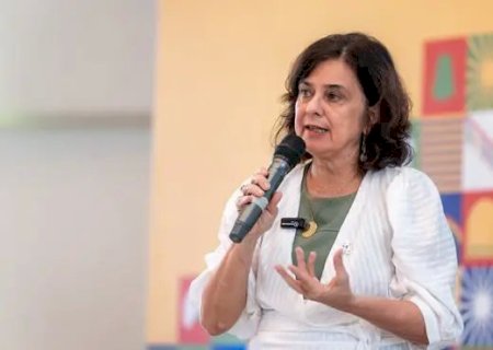 Comissão quer esclarecimentos de ministra da Saúde sobre obrigatoriedade de vacinação infantil contra a covid-19