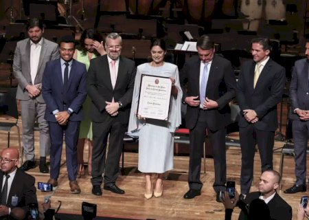 Michelle Bolsonaro é homenageada no Theatro Municipal de São Paulo