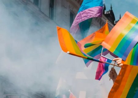 Câmara do Reino Unido rejeita lei que proibiria pregação para gays