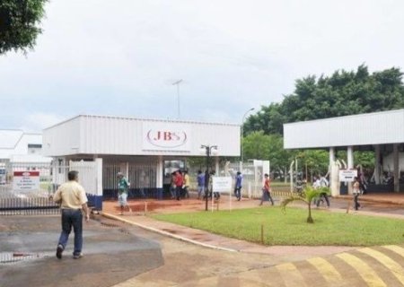 JBS tem 400 vagas abertas na unidade de Dourados