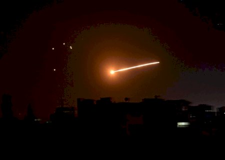Israel revida ataque com míssil dentro do território iraniano