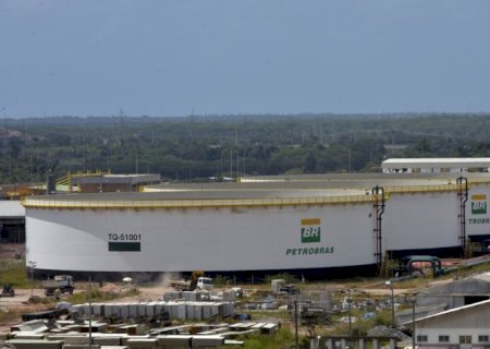 Petrobras pede e Cade sinaliza revisar acordo de venda de refinarias