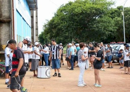 Operário leva família inteira para a arquibancada na estreia da temporada