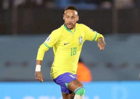 Neymar &eacute; desconvocado da Sele&ccedil;&atilde;o Brasileira devido &agrave; les&atilde;o na coxa