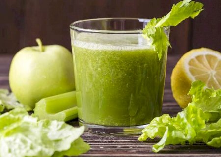 Aliados na perda de peso, sucos detox s&atilde;o toque de sabor na dieta