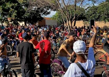 Terminou mal, mas galera reuniu mais de 800 bicicletas na periferia