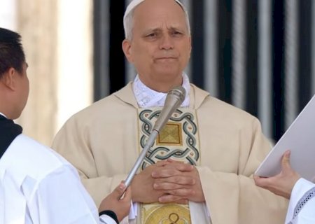 Papa Leão 14 critica economia que explora recursos e marginaliza pobres