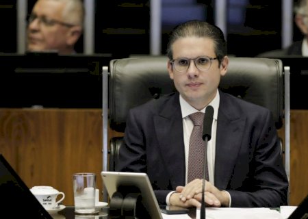Câmara envia pedido de suspensão para deputados após obstrução