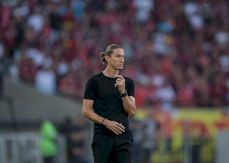 Filipe Luís rebate críticas de torcida do Flamengo: ‘É uma selva’