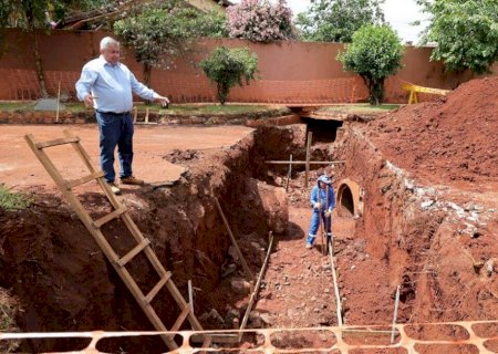 Obra na boca de dragão da Avenida Indaiá é ampliada e rua ficará interditada por um mês