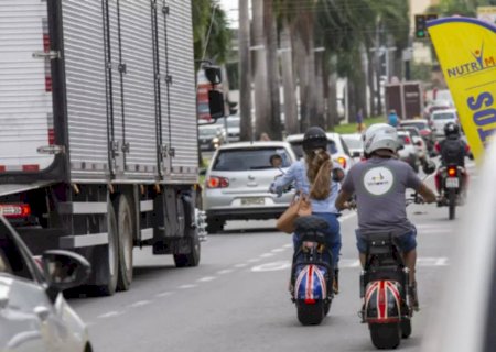 A Revolução de 2026: Ciclomotores Elétricos Exigirão Placa e Habilitação.