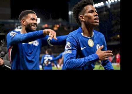 Estevão marca pela 1ª vez pelo Chelsea e dá a vitória sobre o Liverpool
