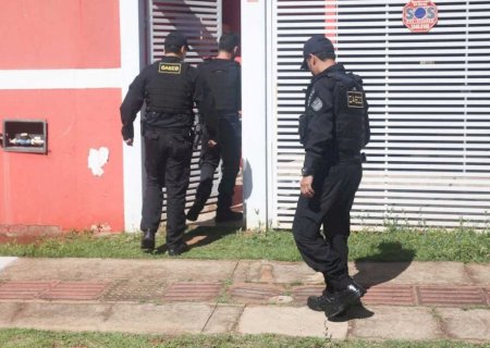 Gaeco amanhece na porta de jornal em Campo Grande