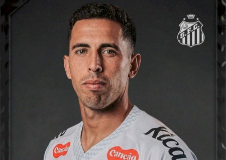 Santos anuncia contratação do volante uruguaio Christian Oliva